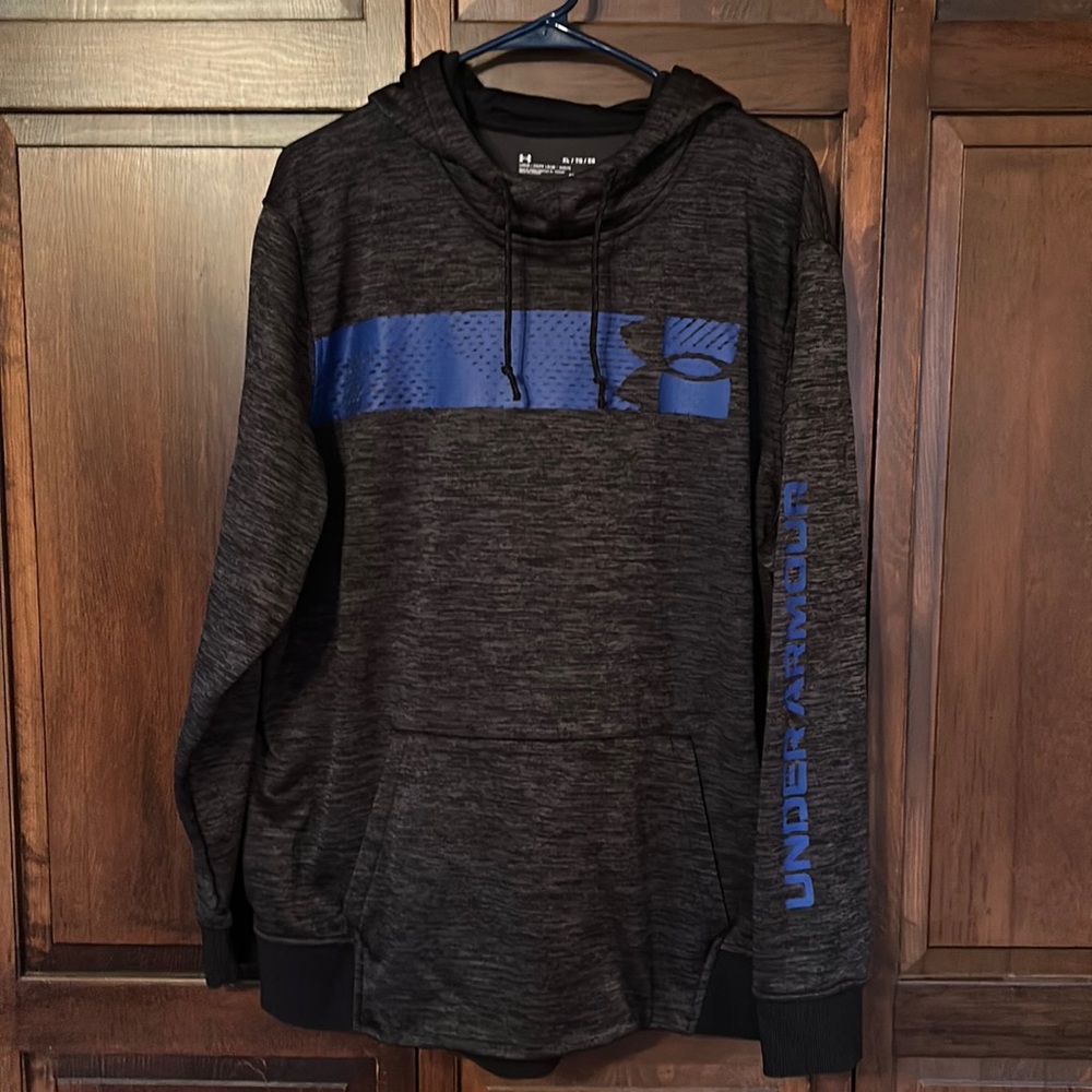 Men’s Under Armour hoodie, XL